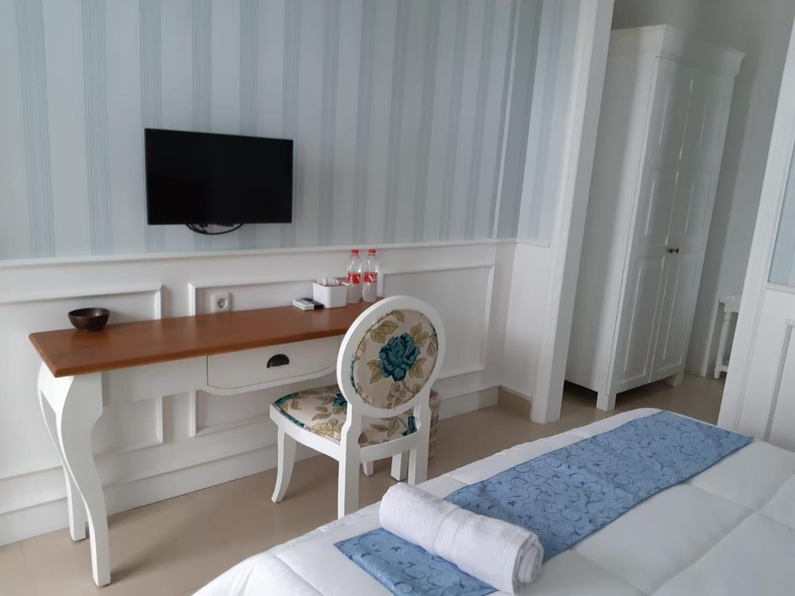 Rumah Jawa Guest House Yogyakarta Exterior photo